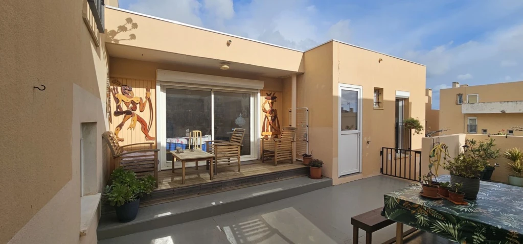 LA CIOTAT maison T5 - dépendance - 4 chambres - te
