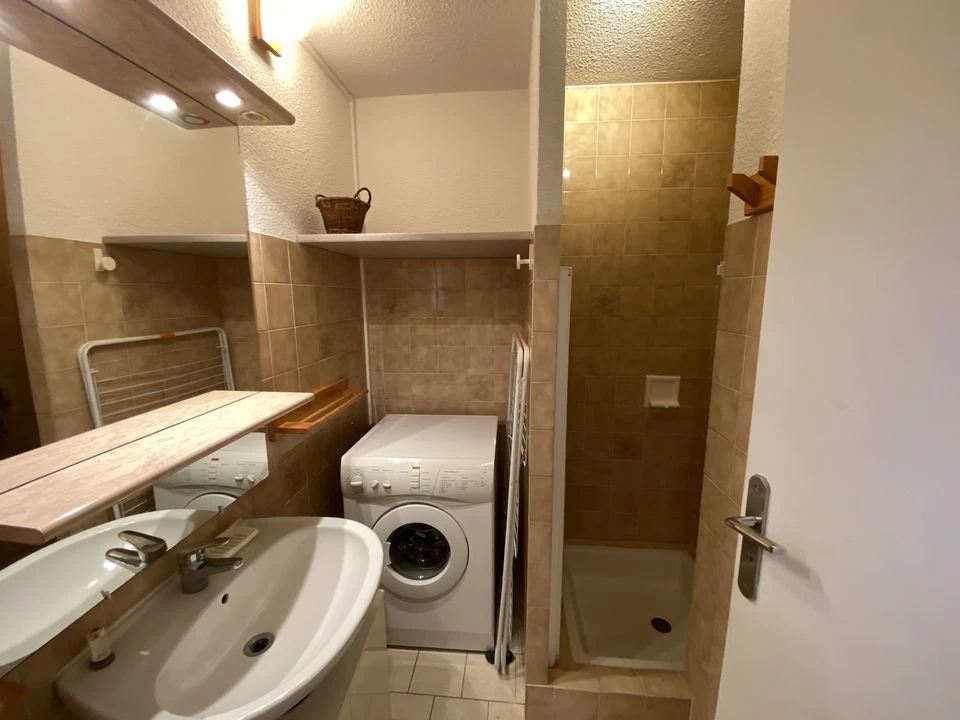 ? T1 bis meublé 21m² ? Balcon, Parking, Clim, Fibr