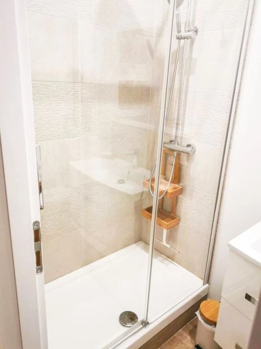 LA CIOTAT APPARTEMENT T2 ENTIERREMENT RENOVE - par