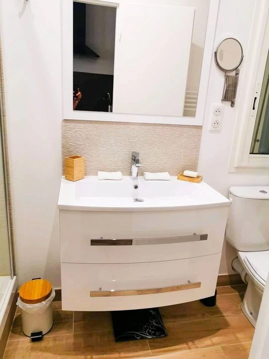 LA CIOTAT APPARTEMENT T2 ENTIERREMENT RENOVE - par
