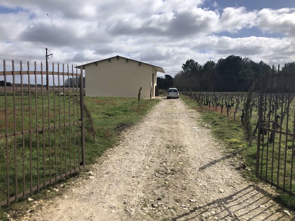 TERRAIN AGRICOLE 1,1 HECTARE AVEC BATIMEN