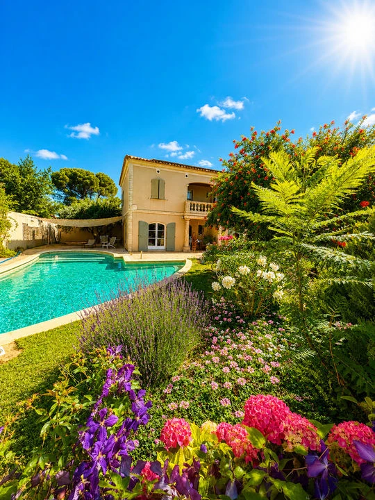 Villeneuve les Avignon-villa 192m²-1100m²terrain