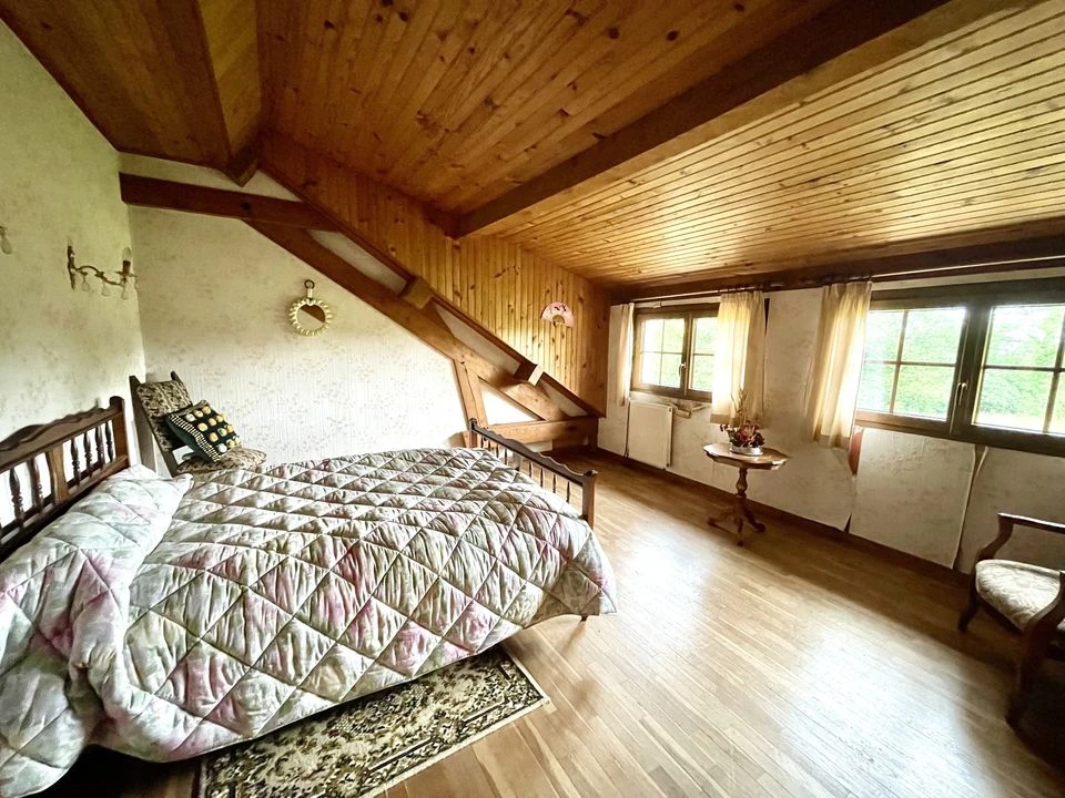 A VENDRE, PAVILLON, TERRAIN, VILLAGE CALME, PROCHE