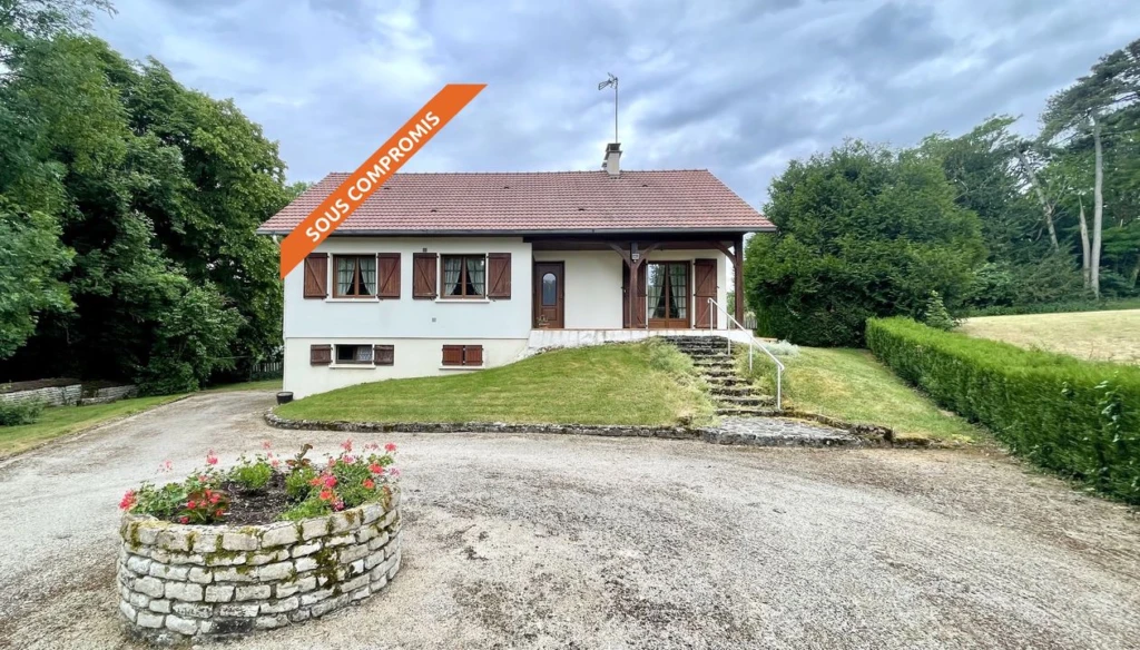 A VENDRE, PAVILLON, TERRAIN, VILLAGE CALME, PROCHE