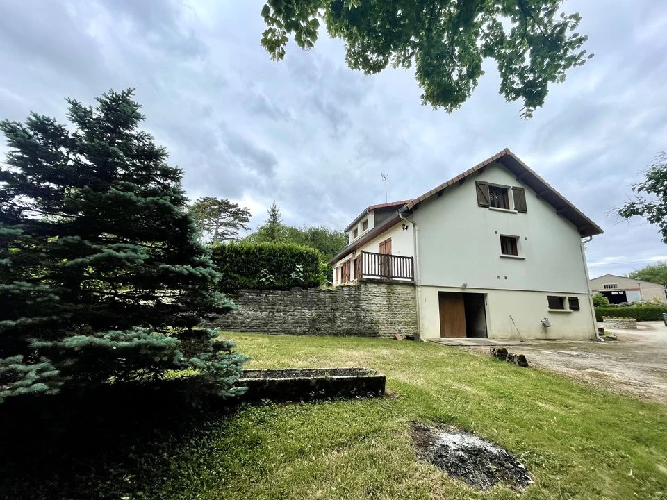 A VENDRE, PAVILLON, TERRAIN, VILLAGE CALME, PROCHE