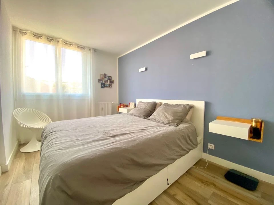 T4 DERNIER ETAGE / BALCON / PARKING / BATARELLE B