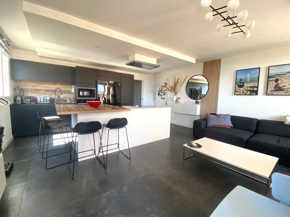 T4 DERNIER ETAGE / BALCON / PARKING / BATARELLE B