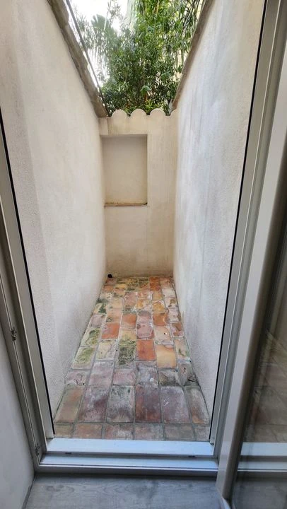 LA CIOTAT - APPARTEMENT T3 - traversant - proche c