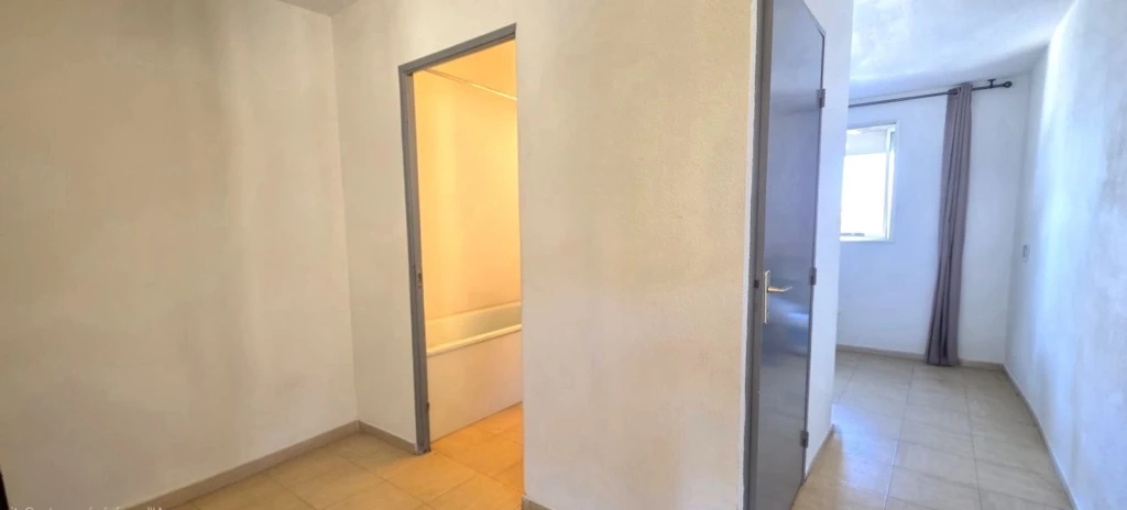 LA CIOTAT-A VENDRE-STUDIO-1 CHAMBRE-CALME-PROCHE C