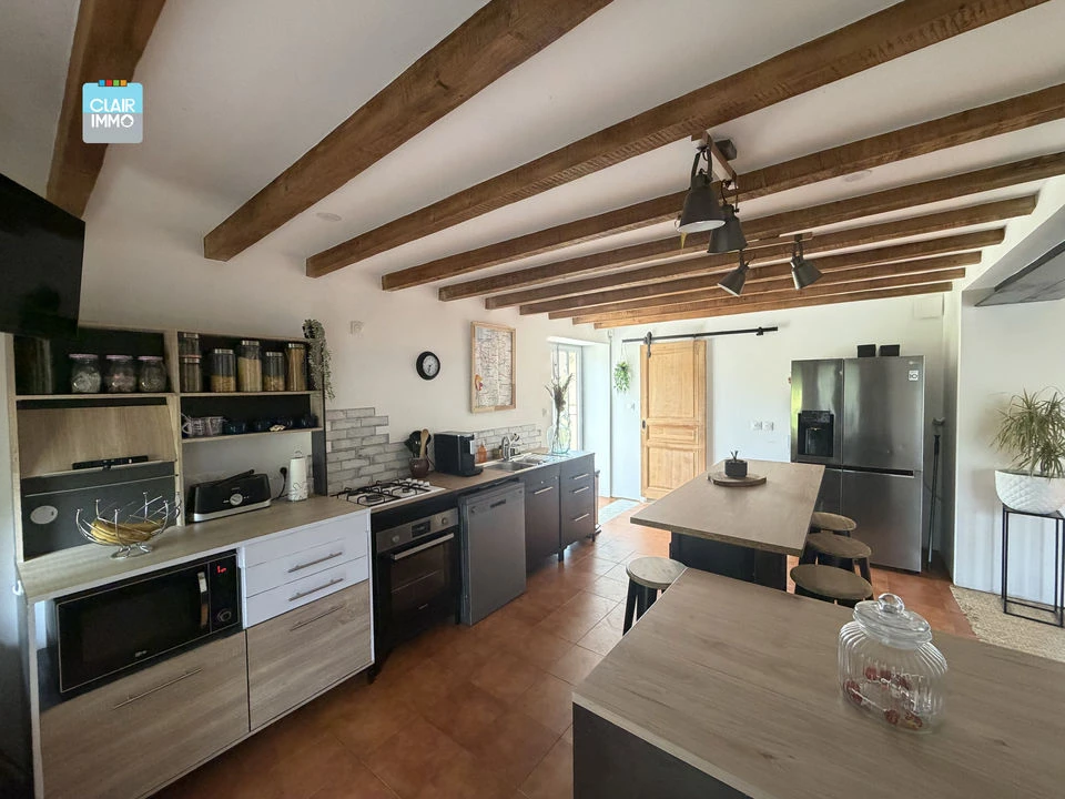 A LA SALLE 10 KM DE MACON EN BOURGOGNE MAISON EN P