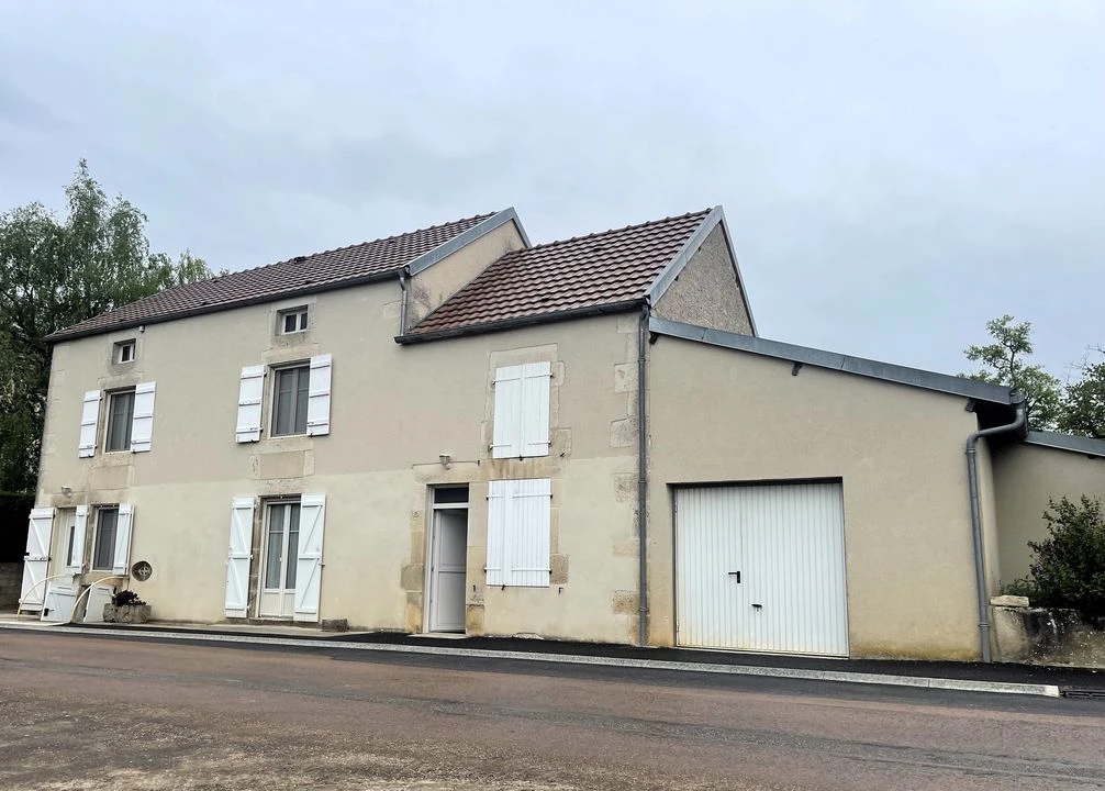 village, dijon, langres, proche sortie autoroute