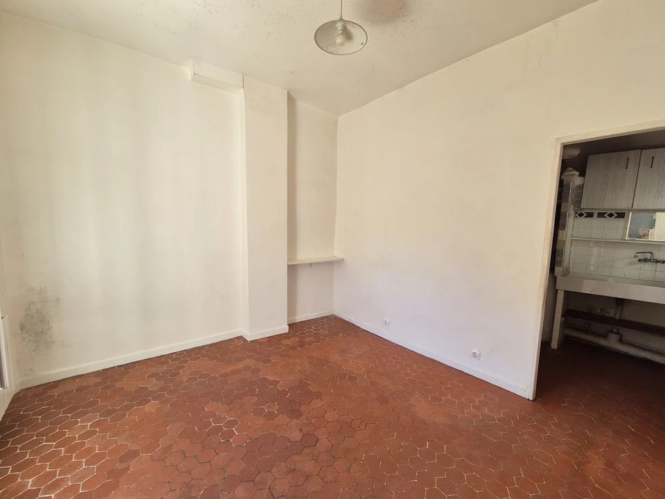 LA CIOTAT STUDIO de 18m² - potentiel - calme - pro