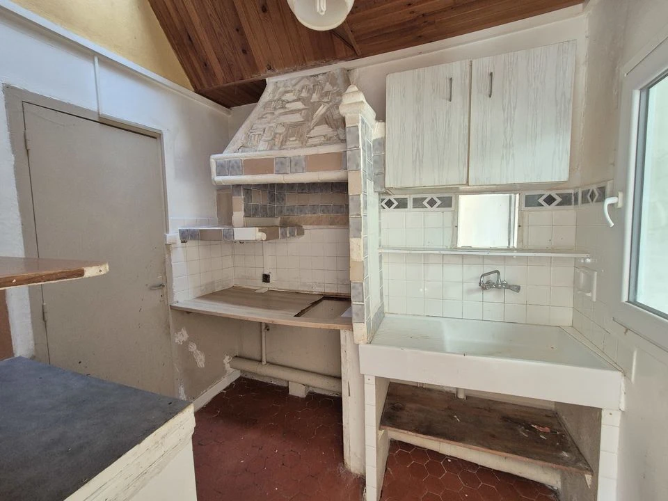 LA CIOTAT STUDIO de 18m² - potentiel - calme - pro