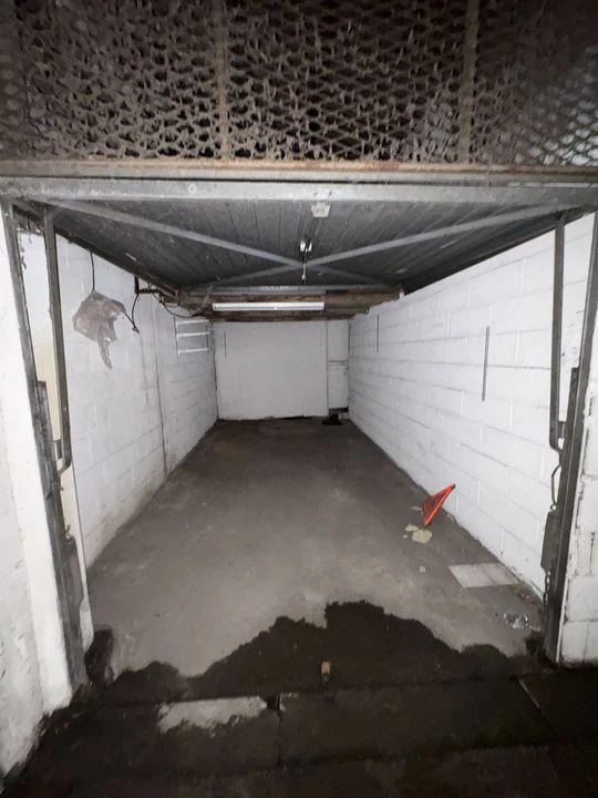 Garage, Orléans, La Source