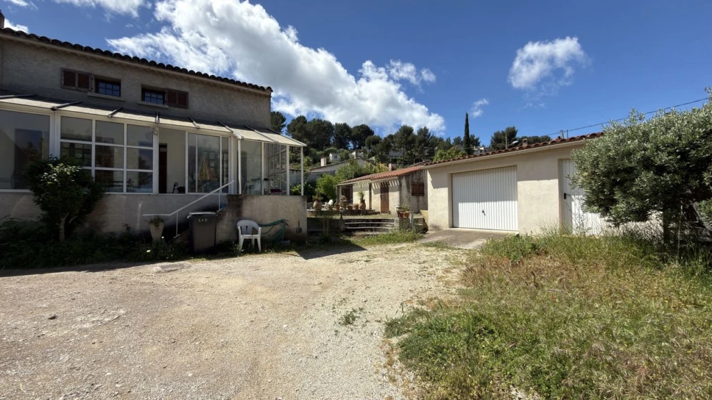 maison de type 5 avec piscine , poul house , terra