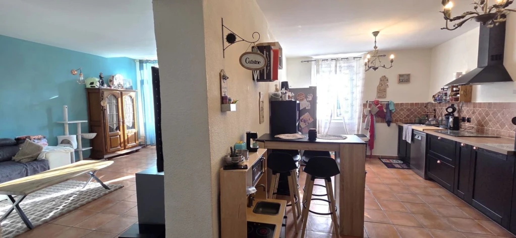 SIGNES-APPARTEMENT T4-A VENDRE-TERRASSE-3