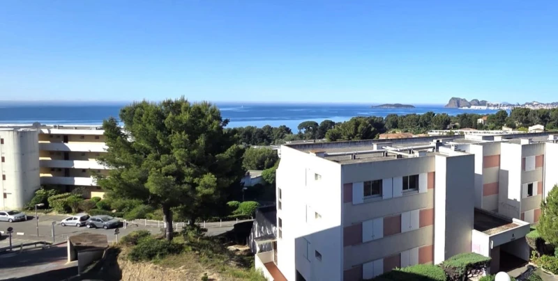 LA CIOTAT-A VENDRE-STUDIO-1 CHAMBRE-CALME-PROCHE C