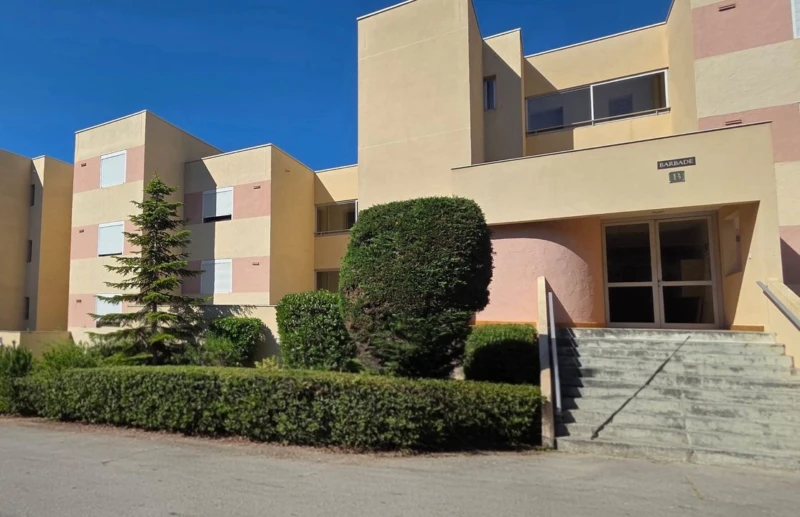 LA CIOTAT-A VENDRE-STUDIO-1 CHAMBRE-CALME-PROCHE C