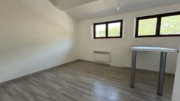 studio ; calme ; dernier etage ; centre