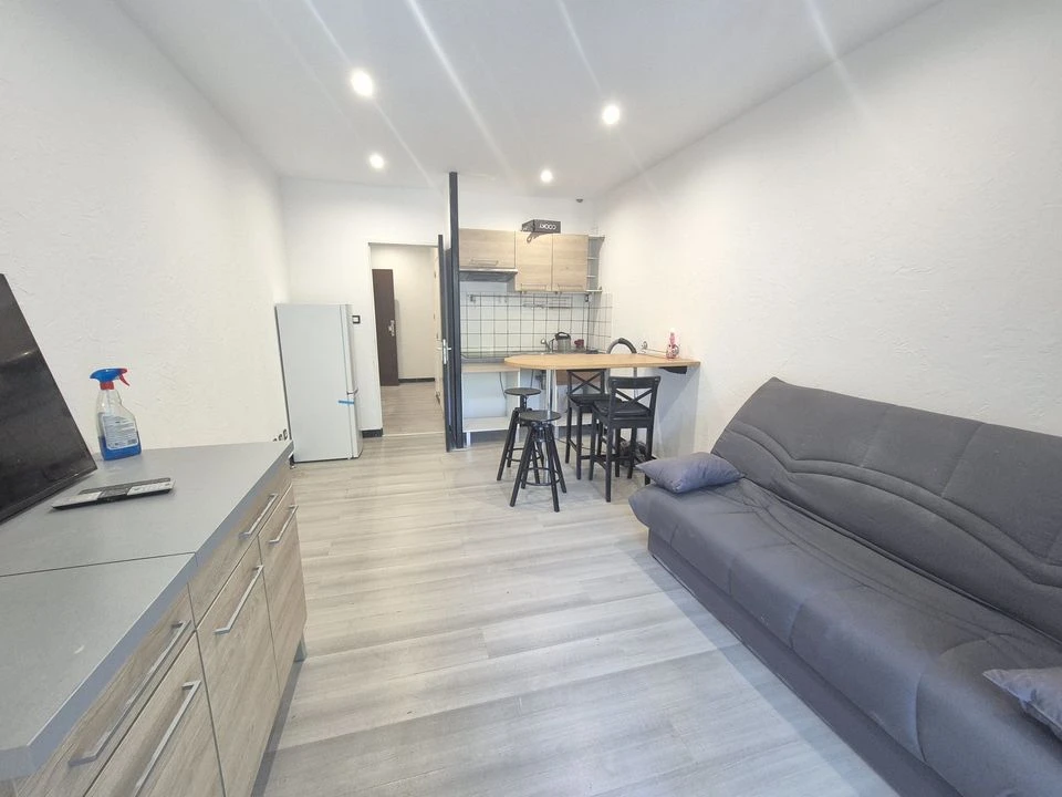 LA CIOTAT APPARTEMENT T2 de 33m² avec carré de jar
