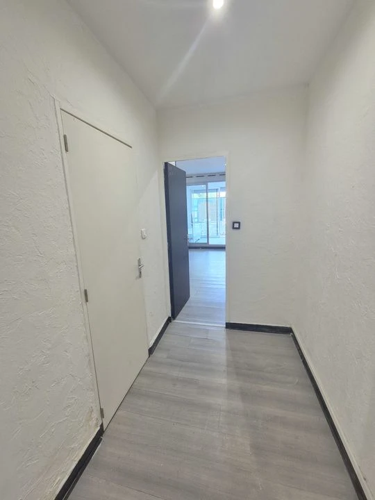 LA CIOTAT APPARTEMENT T2 de 33m² avec carré de jar