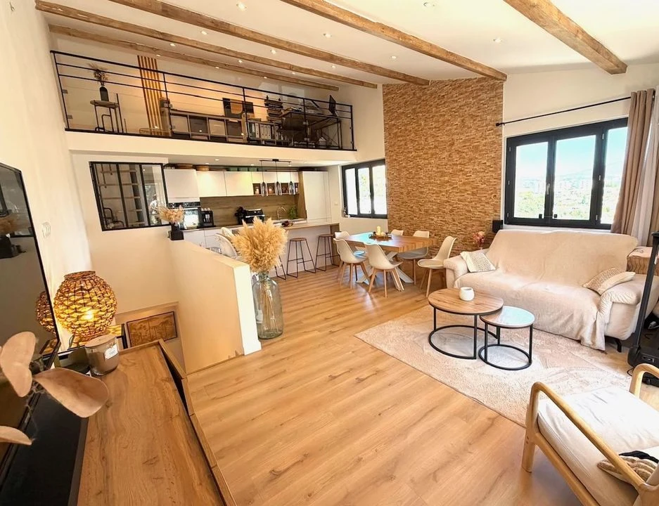 T4 de 110m2+ TERRASSE 20m2 / LES OLIVES 13013