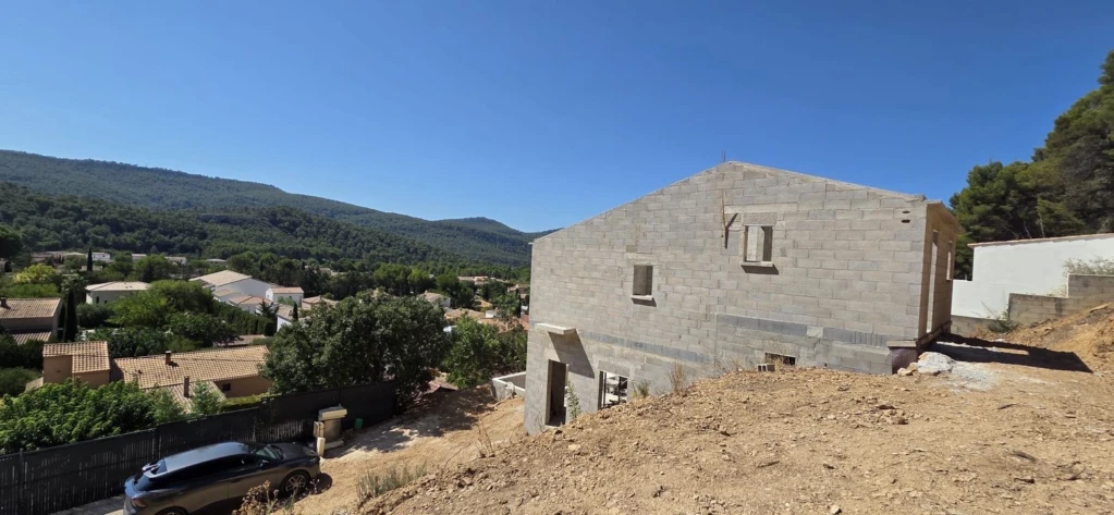 CUGES LES PINS-MAISON T5-CONSTRUCTION NEUVE-A VEND