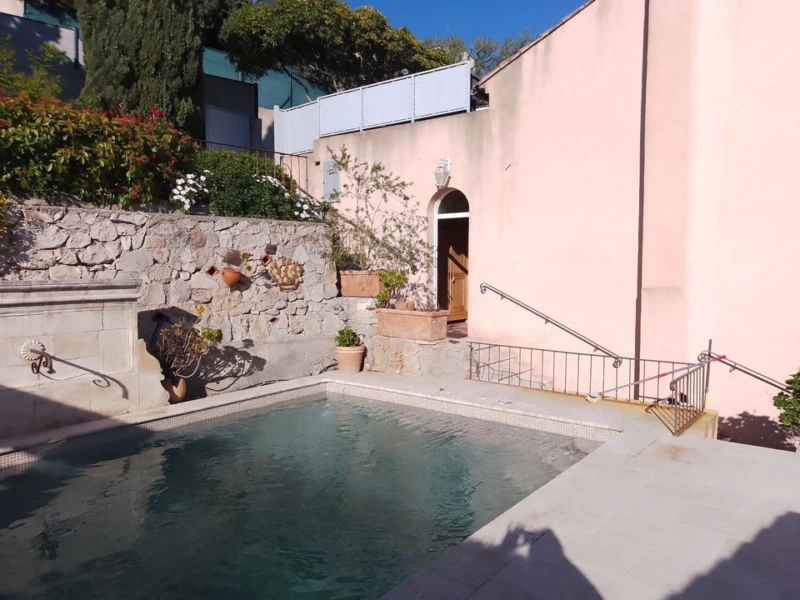 Villa provençale à vendre sur Toulon .Vue imprenab