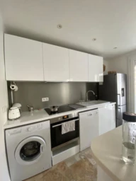 Toulon Est  Appartement de type T4,refait à neuf,D