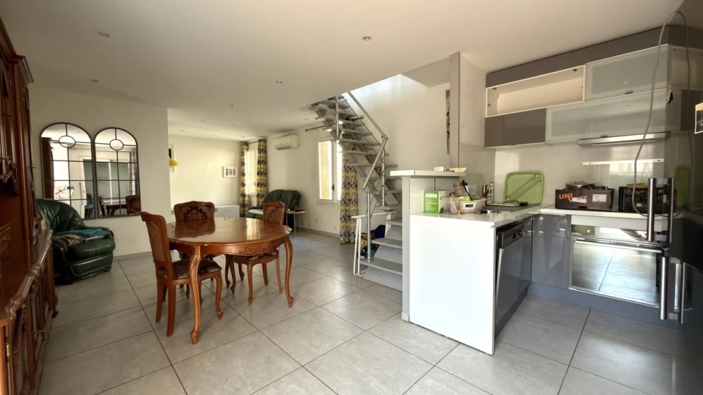 maison de ville ; studio indépendant ; calme ; ext