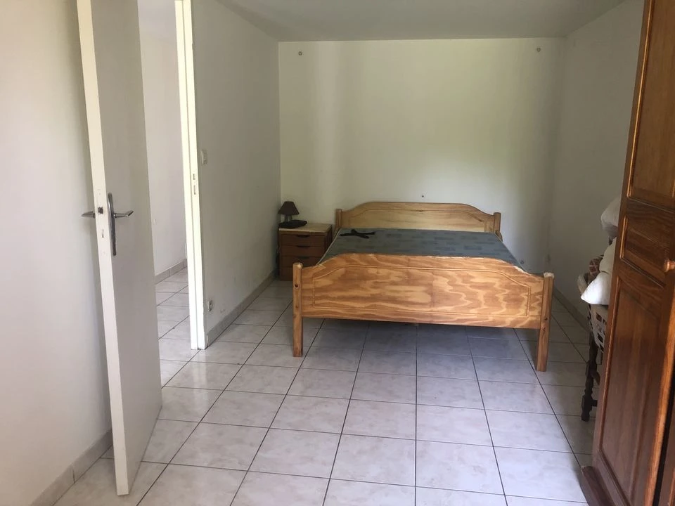 MAISON EN PIERRE 2 CHAMBRES JARDIN PUITS
