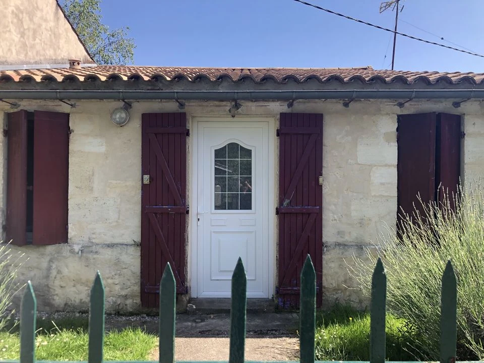MAISON EN PIERRE 2 CHAMBRES JARDIN PUITS