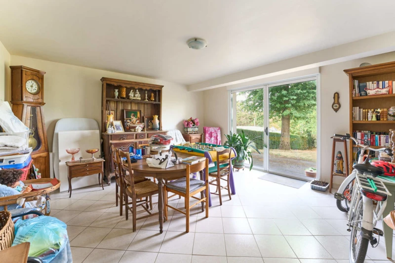 Pièce de vie avec baie vitrée à galandage ? maison