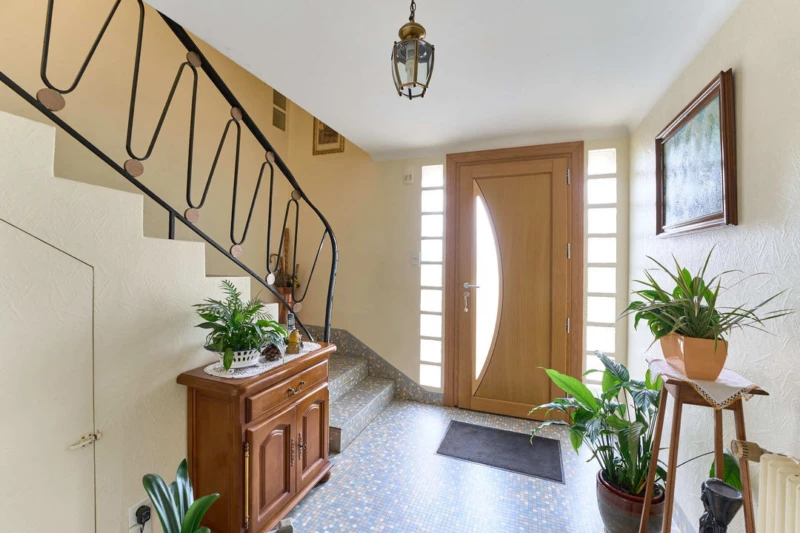 Vaste entrée avec rangements
