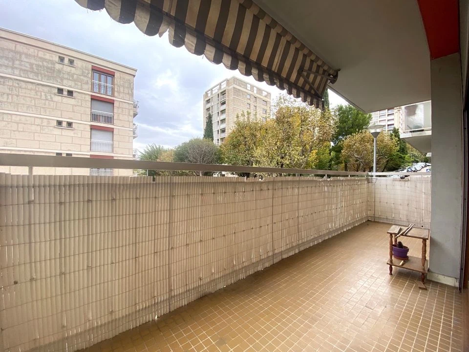 T3 / TERRASSE / PARKING / SAINT JUST 13013