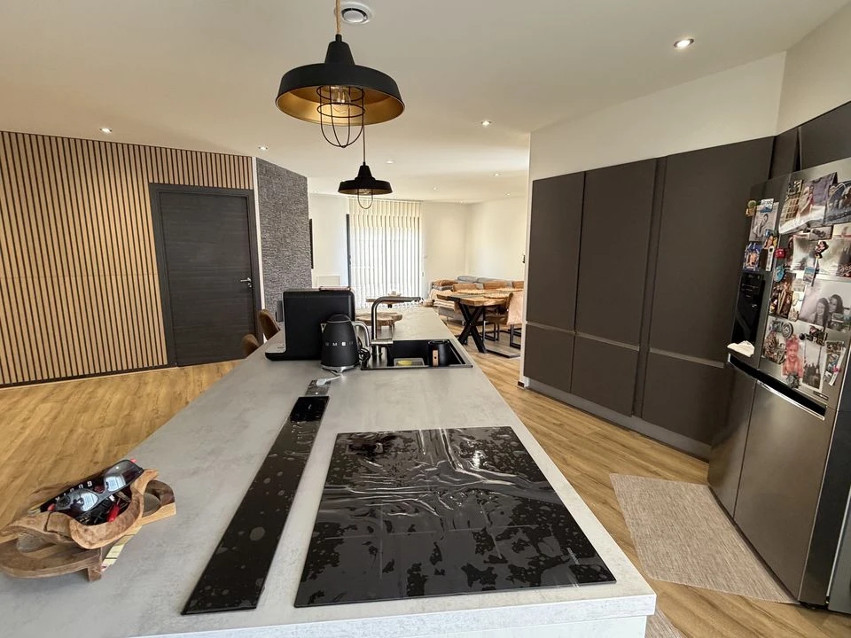 STANDING CHAMBRES SEJOUR MAISON TERRAIN SALLE DE B