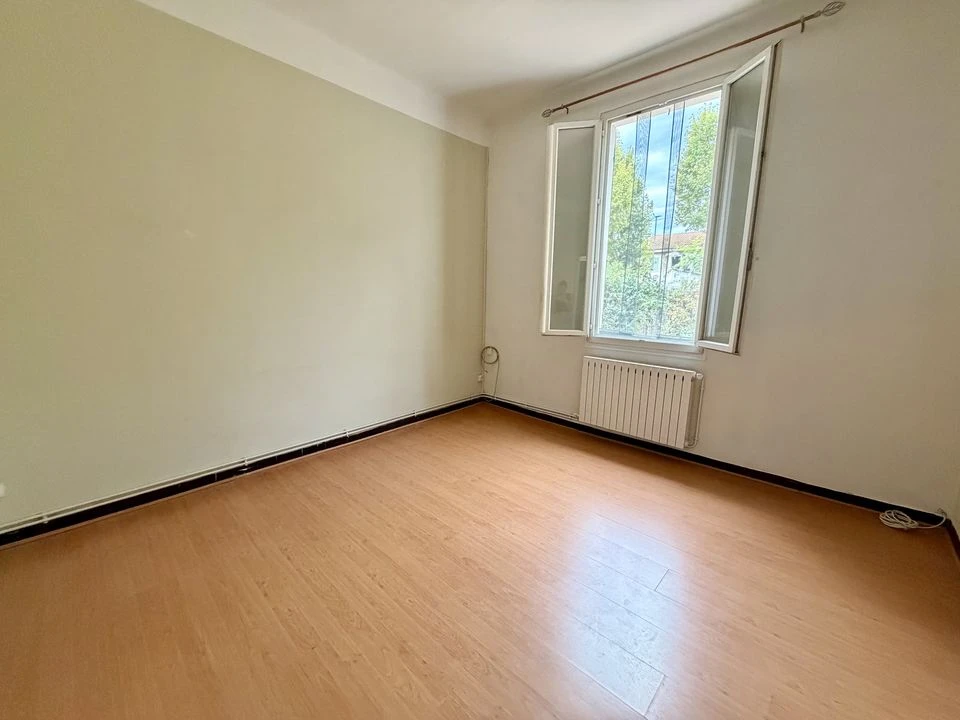 MAISON T3 65m2 / TERRAIN 400m2 / CHATEAU GOMBERT 1