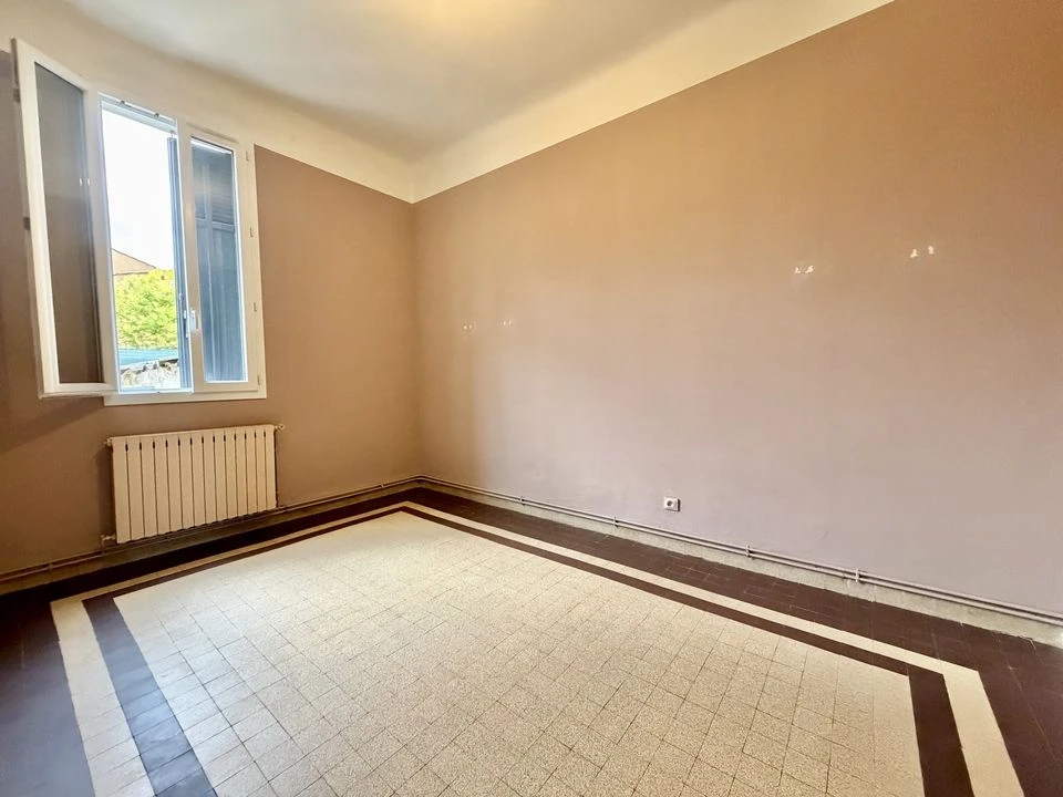 MAISON T3 65m2 / TERRAIN 400m2 / CHATEAU GOMBERT 1