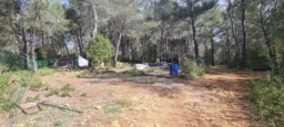 LE BEAUSSET-TERRAIN 690M²-NON CONSTRUCTIBLE-A VEND