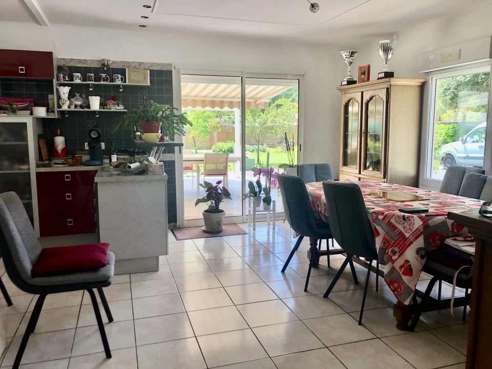GRANDE MAISON 125 m2 3 CHAMBRES TERRAIN 1092 m2