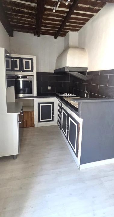 CUGES LES PINS-APPARTEMENT T2 DUPLEX-A VENDRE-1 CH