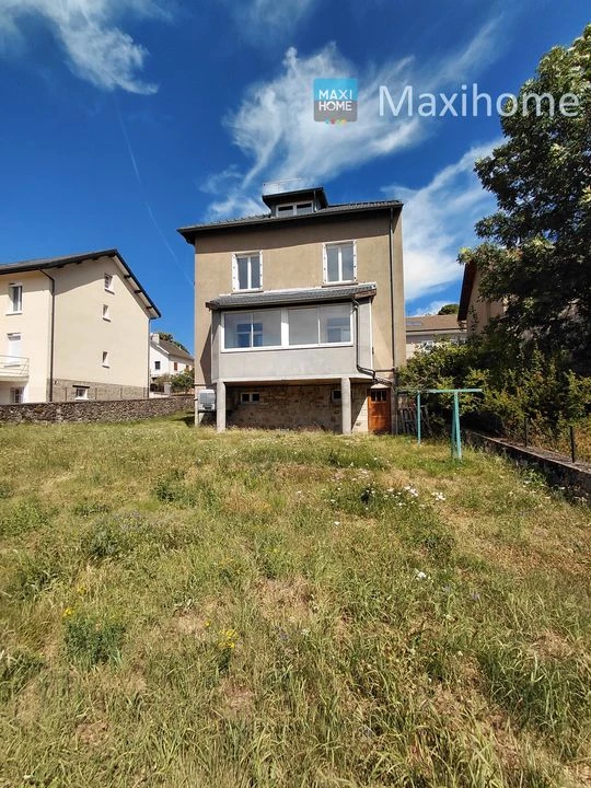 Maison familiale avec jardin