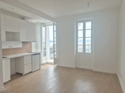 LA CIOTAT  TRES BEAU STUDIO - vue mer - proche por