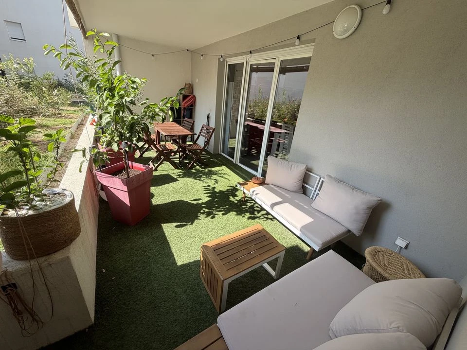 t2 - chateau gombert - village - suite parentale -