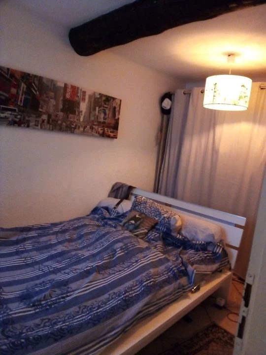 chambre avec fenêtre indépendante expo Est.