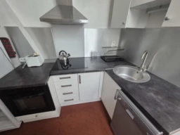 LA CIOTAT APPARTEMENT T3 + bureau   -  calme - cen