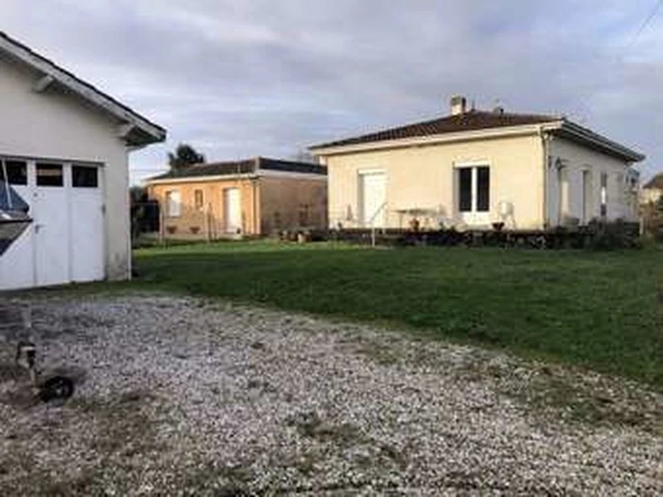 MAISON PAUILLAC T4 3 CHAMBRES GRAND TERRAIN 800 m2