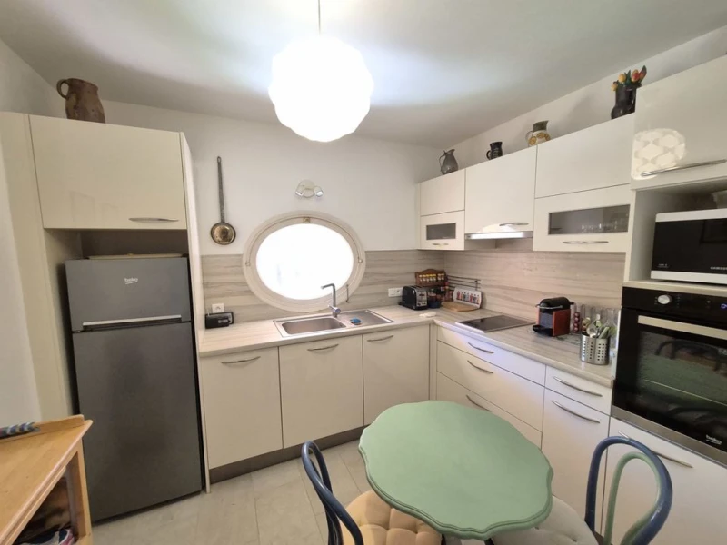 GRIMAUD 83310 - APPARTEMENT T2 de 55m² - au calme