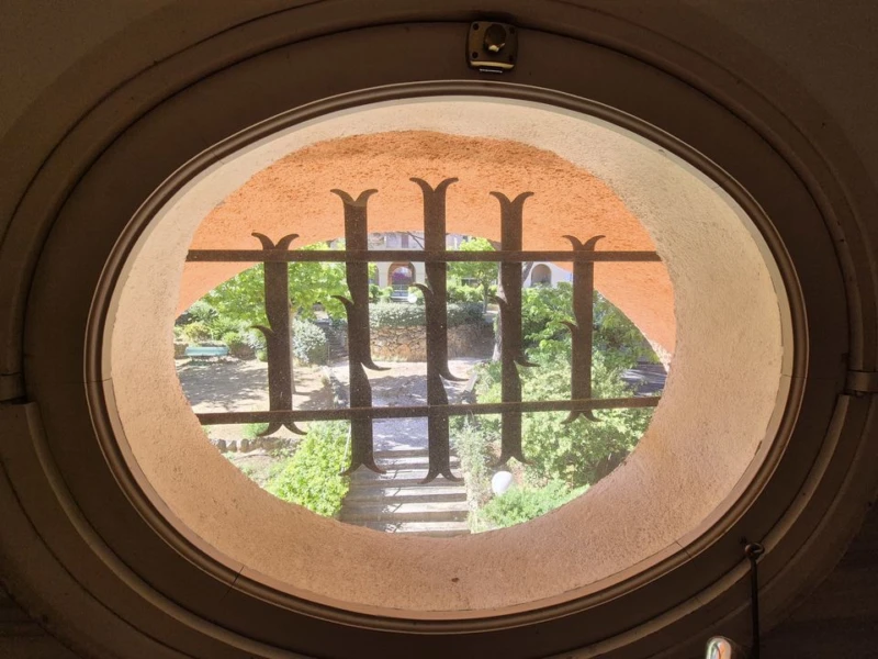 GRIMAUD 83310 - APPARTEMENT T2 de 55m² - au calme