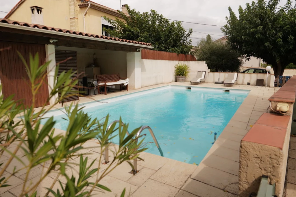 Maison T8 190 m² /jardin 730 m² + dépendance